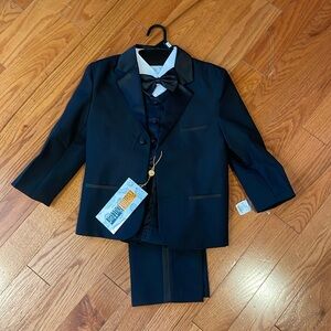 NWT Boys size 7 Tuxedo